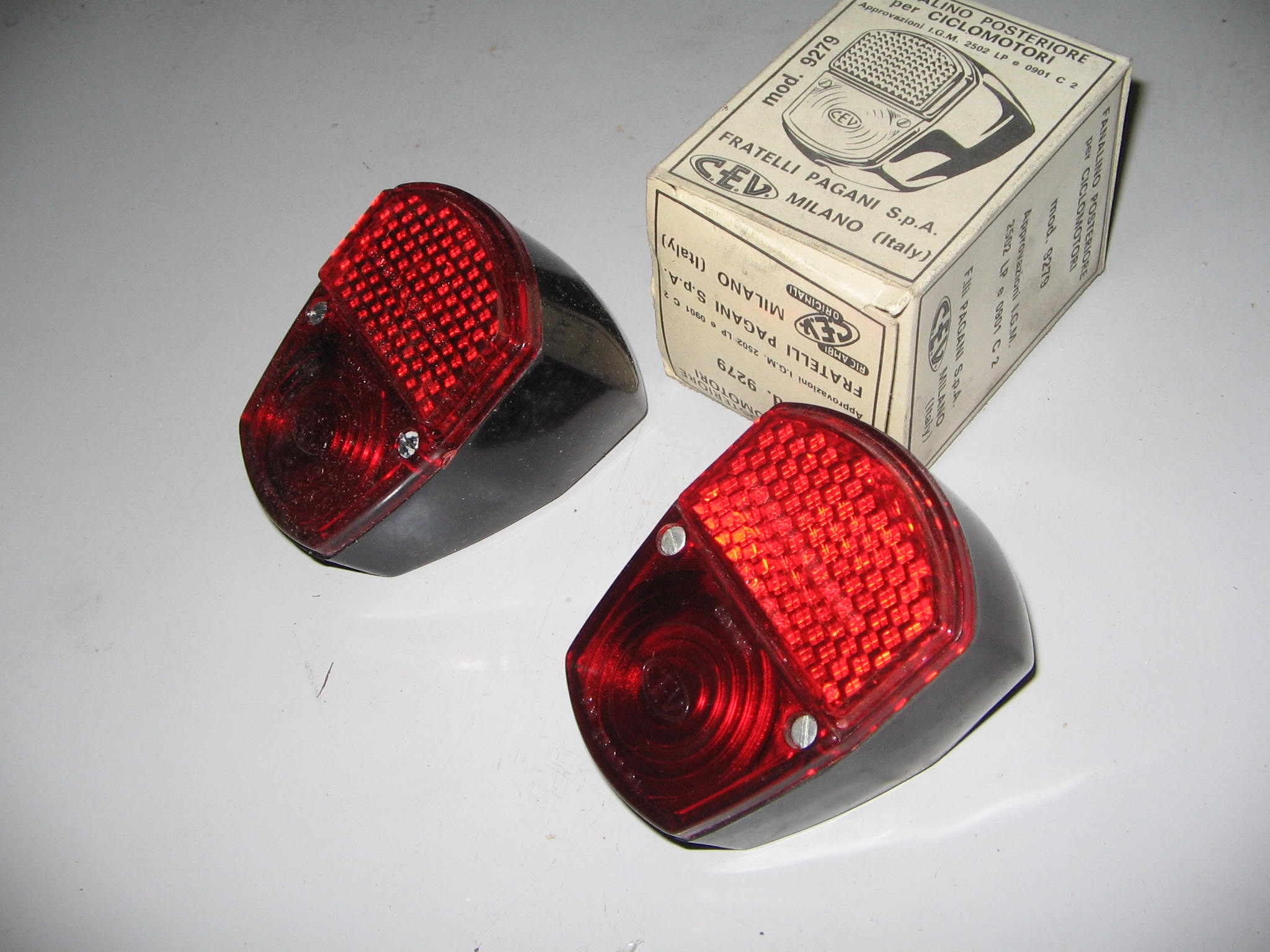 FANALINO CEV CICLOMOTORI PREZZO CAD.1 N.1375